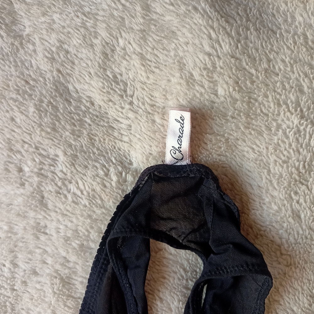 Stylish thong - Picture 3 of 3